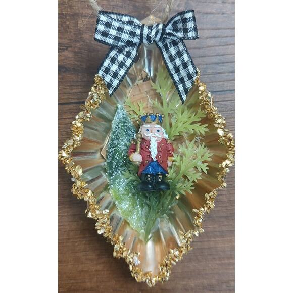 Handmade Tart Tin Vintage Style Nutcracker Soldier Christmas Ornament O2 - Picture 1 of 3